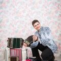 Святослав Шершуков в фотосессии с гармониками