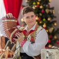Святослав Шершуков в фотосессии с гармониками